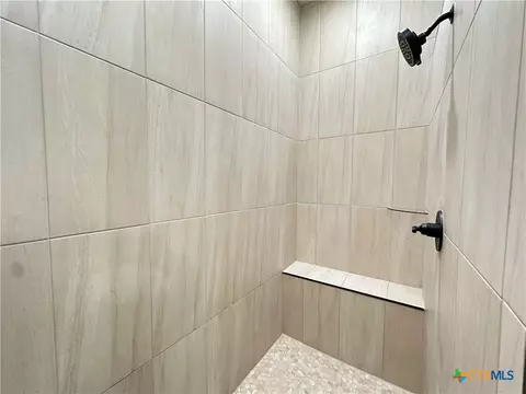 Bath - 130 Lasso Loop, Lorena, TX 76655 photo 3 of 3