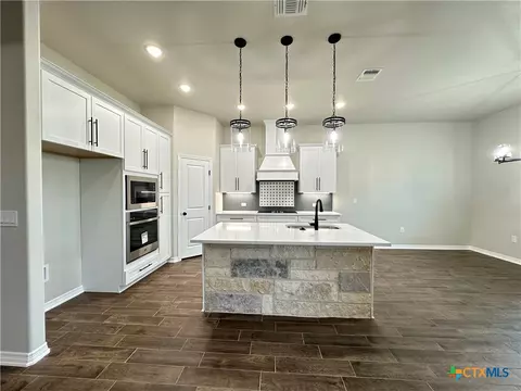Kitchen - 132 Lasso Loop, Lorena, TX 76655 photo 1 of 4