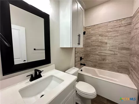 Bath - 132 Lasso Loop, Lorena, TX 76655 photo 4 of 4
