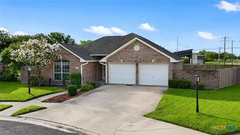 127 Tradewind Dr, Victoria, TX 77904