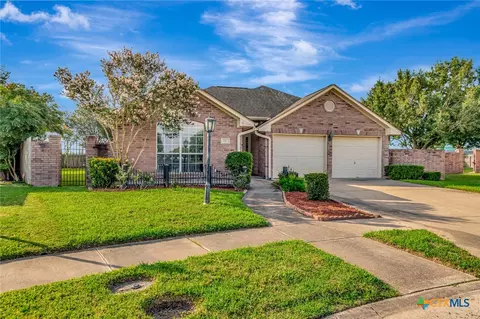127 Tradewind Dr, Victoria, TX 77904