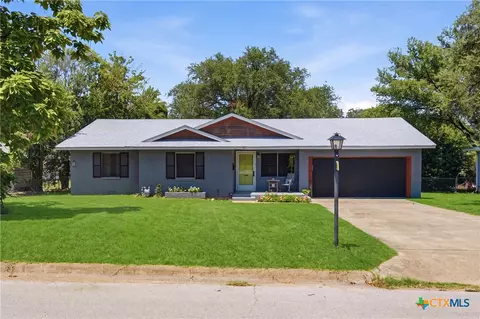 1406 N Penelope St, Belton, TX 76513