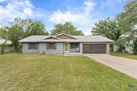 1406 N Penelope St, Belton, TX 76513