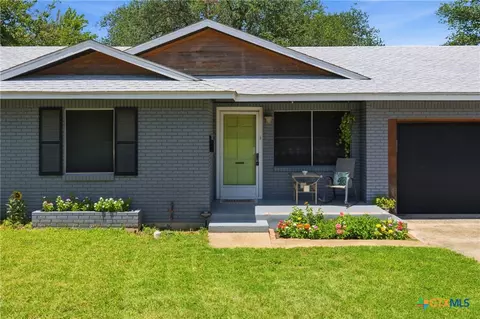 1406 N Penelope St, Belton, TX 76513