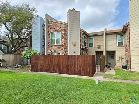 1730 Avenue C #F, El Campo, TX 77437