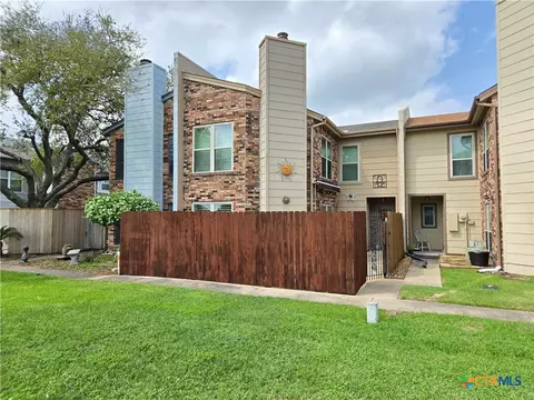1730 Avenue C #F, El Campo, TX 77437