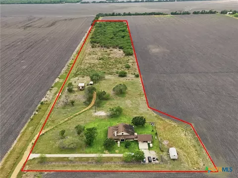 457459 Buentello Rd, Victoria, TX 77905
