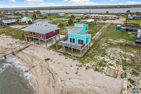 1385 N Ocean Dr, Port Lavaca, TX 77979