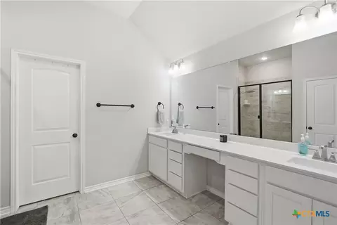 Entry Way - 3211 Trinity Dr, Belton, TX 76513 photo 5 of 7