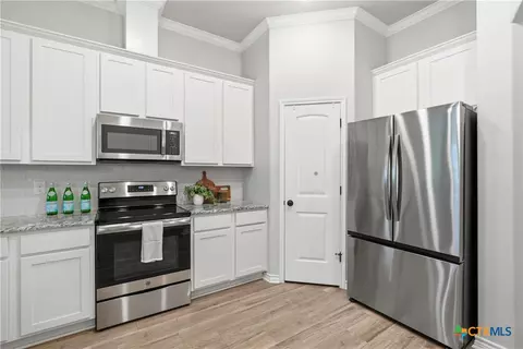 Kitchen - 3211 Trinity Dr, Belton, TX 76513 photo 1 of 2