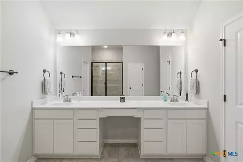 Bath - 3211 Trinity Dr, Belton, TX 76513 photo 1 of 5