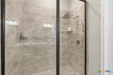 Bath - 3211 Trinity Dr, Belton, TX 76513 photo 2 of 5