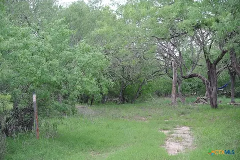 185 Campobella Ln, Kingsbury, TX 78638
