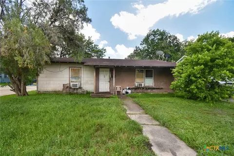 2909 Meadowlane St, Victoria, TX 77901