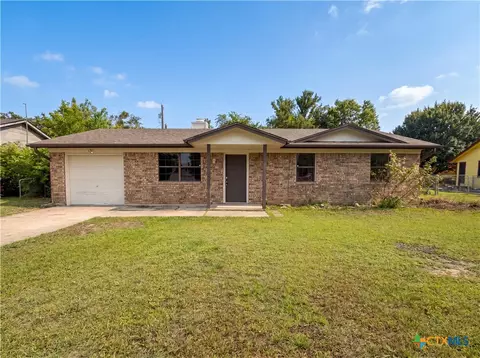 912 Hackberry St, Copperas Cove, TX 76522
