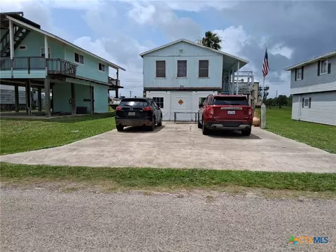 205 Polk St, Port O'connor, TX 77982
