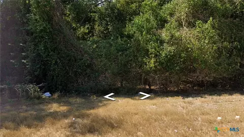 719 Water St, Gonzales, TX 78629