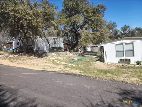 111 Valley Vw, Canyon Lake, TX 78133