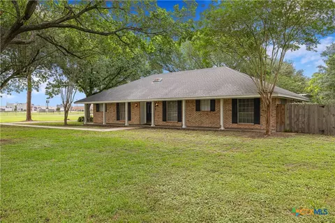 602 Bingham Rd, Victoria, TX 77904