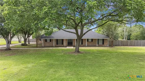 602 Bingham Rd, Victoria, TX 77904