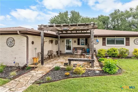 2911 Osage Rd, Gatesville, TX 76528