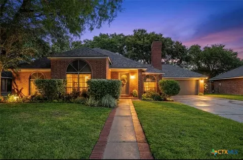 110 Champions Row, Victoria, TX 77904