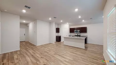 553 Hector Loop, Georgetown, TX 78626 photo 4