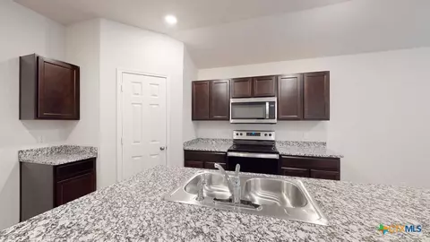 553 Hector Loop, Georgetown, TX 78626 photo 5