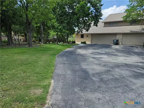 3901 Chisholm Trl #15, Salado, TX 76571