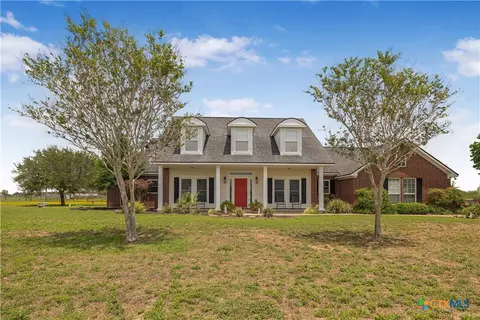 230 Dewberry Ln, Victoria, TX 77904