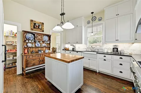 Kitchen - 403 E Bowie St, Luling, TX 78648 photo 3 of 3