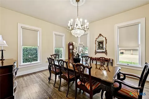 Dining - 403 E Bowie St, Luling, TX 78648 photo 2 of 5