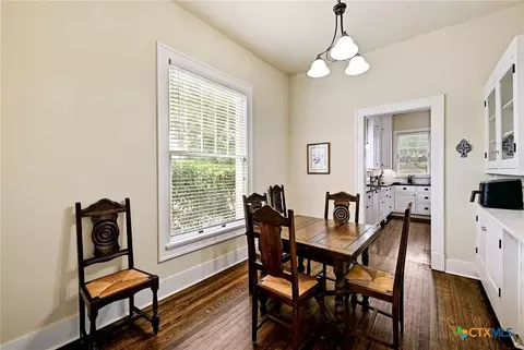 Dining - 403 E Bowie St, Luling, TX 78648 photo 4 of 5