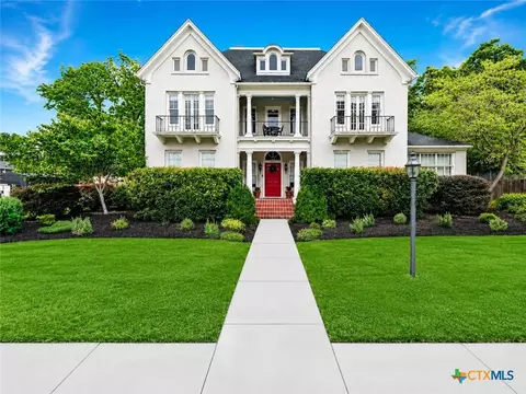 Exterior - 403 E Bowie St, Luling, TX 78648 photo 5 of 5