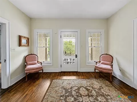Entry Way - 403 E Bowie St, Luling, TX 78648 photo 6 of 8