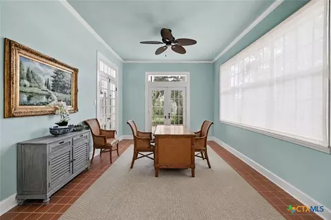 Dining - 403 E Bowie St, Luling, TX 78648 photo 1 of 5