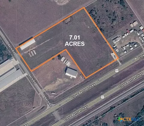 105 E Beck Rd, Inez, TX 77968