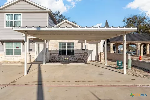 402 Spring St, Mcgregor, TX 76657
