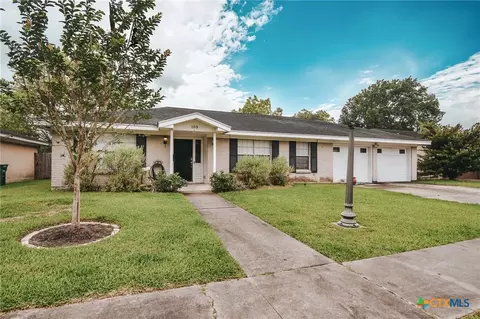 103 Kenilworth Glen St, Victoria, TX 77904
