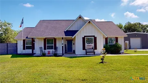 57 Lavaca St, Vanderbilt, TX 77991
