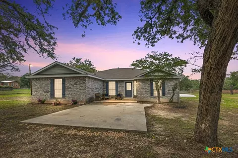 472 Hickory Forrest Dr, Seguin, TX 78155
