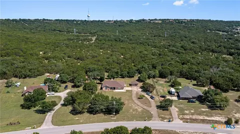 2918 Big Divide Rd, Copperas Cove, TX 76522
