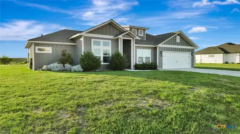 220 Whitetail Ln, Victoria, TX 77905
