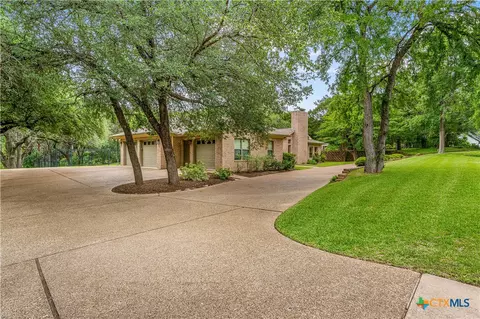 Exterior - 3201 Edward Dr, Waco, TX 76708 photo 2 of 5