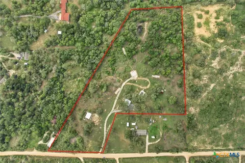 266 Catfish Ln, Lockhart, TX 78644