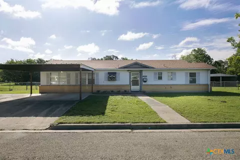 603 S Terry St, Cuero, TX 77954