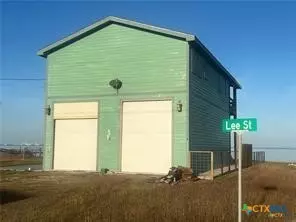 9 Lee St, Port Lavaca, TX 77979