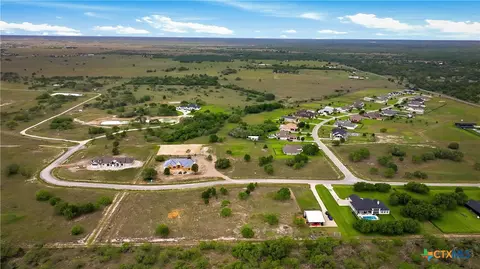 131 Wright Crk, Victoria, TX 77905