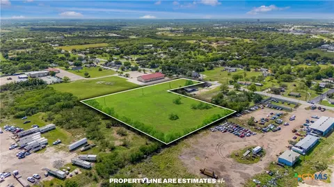 2901 Pleasant Green Dr, Victoria, TX 77901