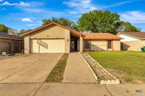206 Fleetwood Dr, Victoria, TX 77901